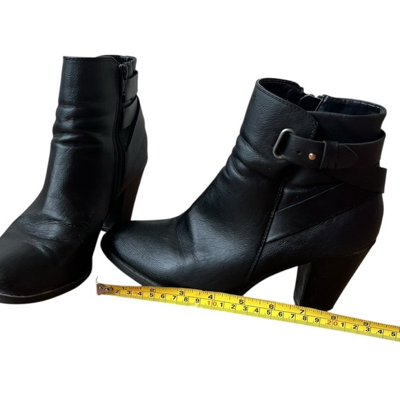 Apt. 9 Black Ankle Boots Size 8.5 – Heeled Booties w/ Buckle Detail Faux Leather - Picture 3 of 16
